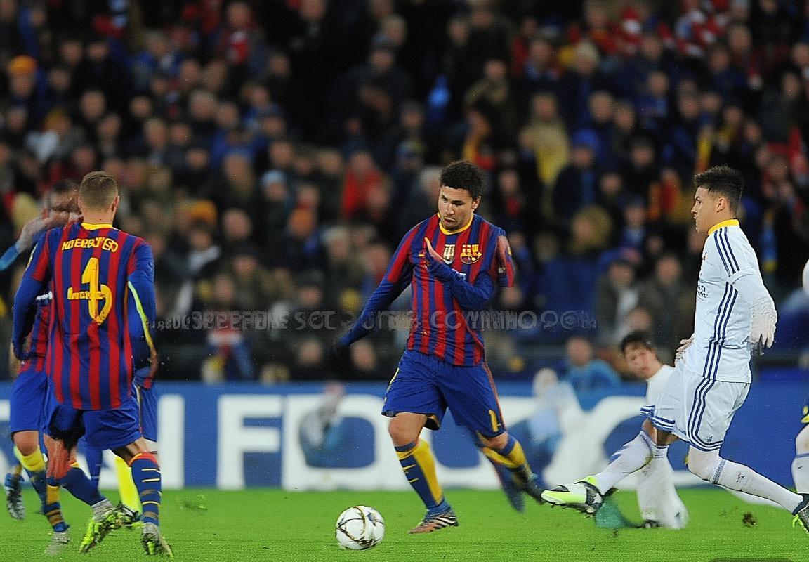 2019欧冠经典对决：梅西领衔巴萨与切尔西巅峰之战回顾(图2)