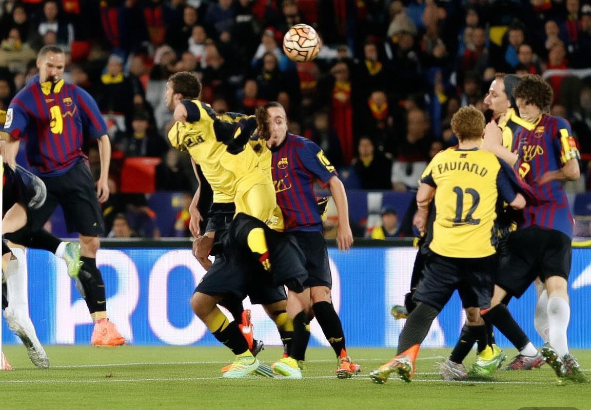 巴伦西亚逆转胜巴萨：梅西孤掌难鸣，团队反击奏效(图2)